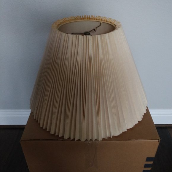 LARGE 18" W BOTTOM x 9" W TOP x 12" H BEIGE HARD PLEATED SHADE WITH BRAS… - Picture 8 of 12
